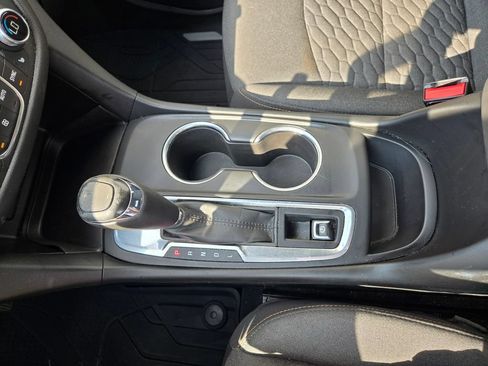Used 2019 Chevrolet Equinox LT FWD image 27