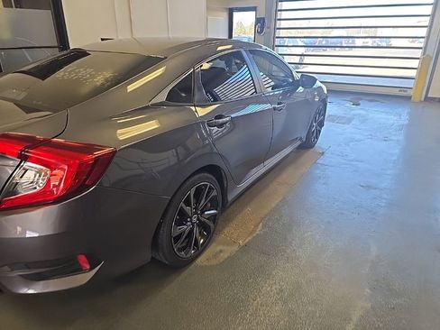 Used 2019 Honda Civic Sport image 2