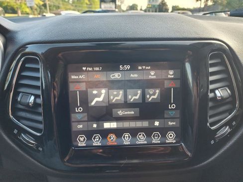 Used 2018 Jeep Compass Limited AWD/4WD image 17