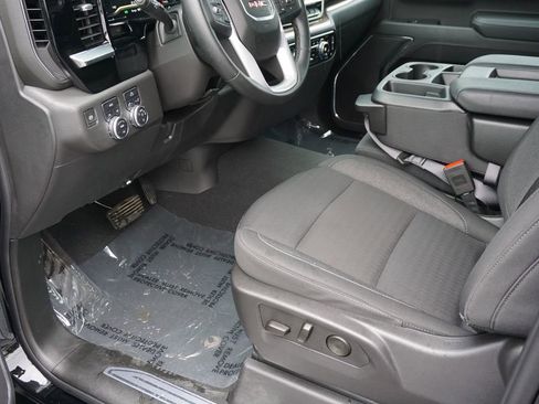 Used 2024 GMC Sierra 1500 Elevation image 24