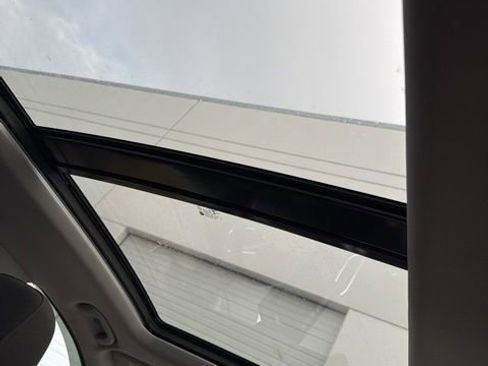 Used 2018 Chevrolet Equinox LT w/ Sun & Infotainment Package image 5