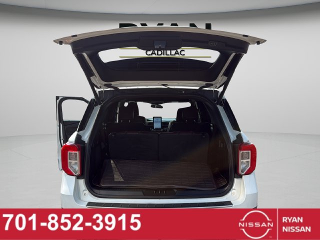 Used 2023 Ford Explorer Platinum w/ Technology Package AWD/4WD image 24