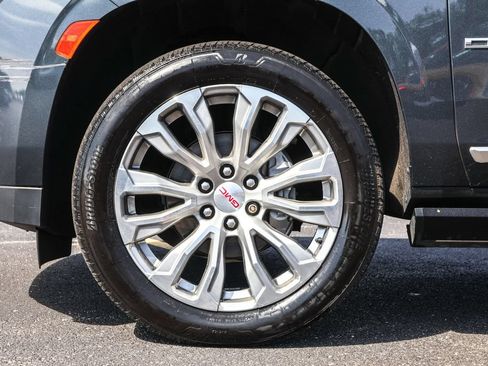 Used 2022 GMC Yukon XL Denali AWD/4WD image 17