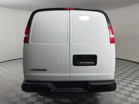 Used 2021 Chevrolet Express 2500 w/ Driver Convenience Package RWD image 5