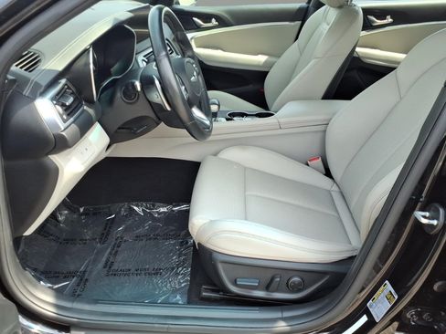 Used 2023 Genesis G70 2.0T AWD/4WD image 11