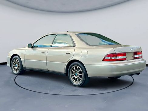 Used 2000 Lexus ES 330 w/ Lexus Value Pkg FWD image 4