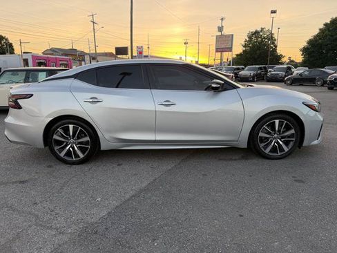 Used 2020 Nissan Maxima 3.5 SV w/ Floor Mat Group FWD image 4
