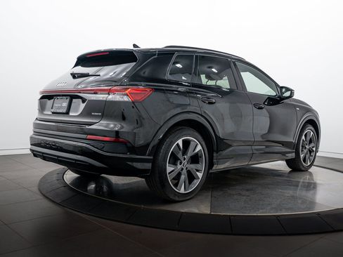 Certified 2024 Audi Q4 e-tron Premium w/ Convenience Package AWD/4WD image 4