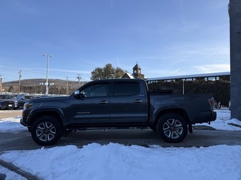Used 2019 Toyota Tacoma Limited image 8