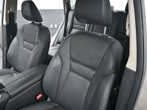 Used 2021 Nissan Rogue SL w/ Premium Package image 12