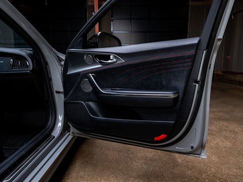 Used 2023 Kia Stinger GT2 image 32