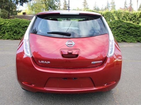 Used 2015 Nissan Leaf S w/ Charge Package FWD image 11