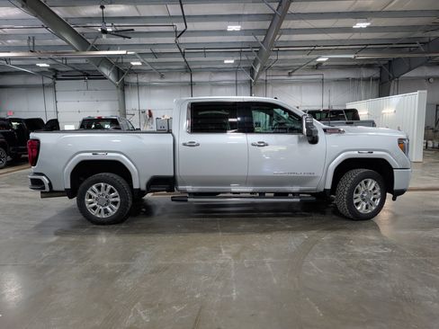 Used 2020 GMC Sierra 3500 Denali w/ Denali Ultimate Package AWD/4WD image 2