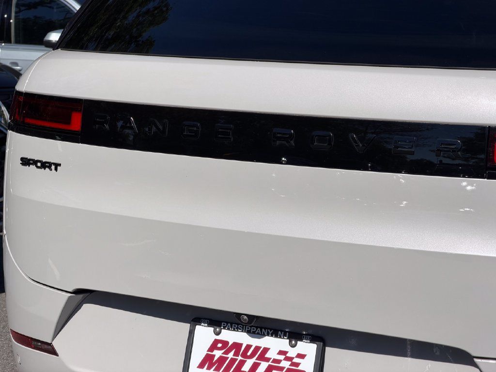 Used 2024 Land Rover Range Rover Sport Dynamic SE AWD/4WD image 27