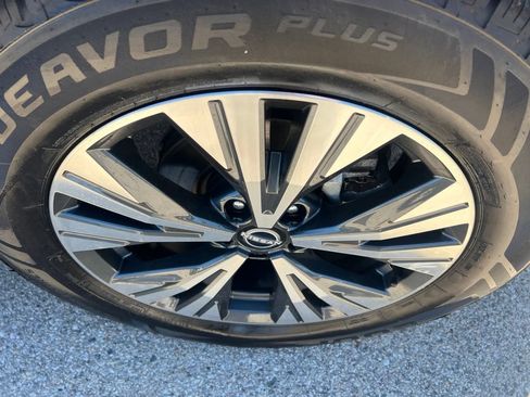 Certified 2023 Nissan Rogue SV AWD/4WD image 36