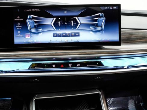 Used 2025 BMW 740i xDrive image 25