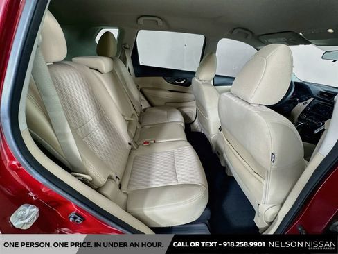 Used 2019 Nissan Rogue SV w/ Premium Package FWD image 27