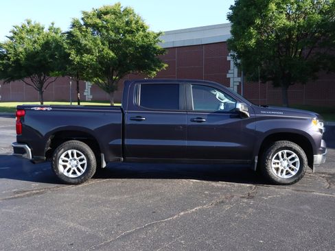 Used 2023 Chevrolet Silverado 1500 LT AWD/4WD image 31
