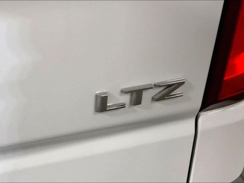 Used 2021 Chevrolet Silverado 1500 LTZ w/ LTZ Convenience Package II AWD/4WD image 10