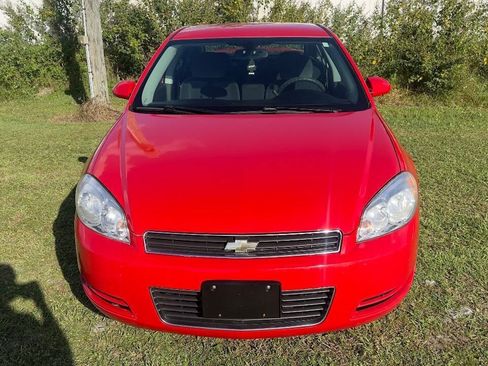 Used 2009 Chevrolet Impala LT FWD image 2