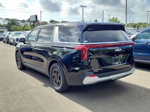 New 2026 Kia Carnival FWD image 4