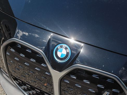 Used 2023 BMW i4 eDrive35 RWD image 10