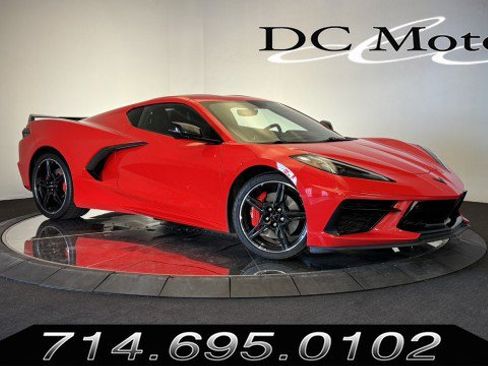 Used 2021 Chevrolet Corvette Stingray Premium Cpe w/ Z51 Performance Package RWD image 1