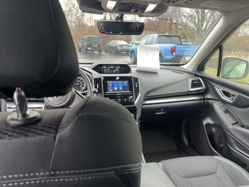 Used 2024 Subaru Forester Premium image 32