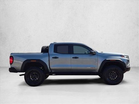 Used 2025 GMC Canyon AT4 w/ AT4X AEV Edition AWD/4WD image 4