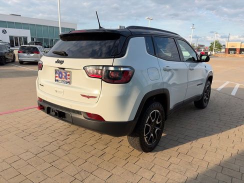 Used 2025 Jeep Compass Trailhawk w/ Trailer Tow Group AWD/4WD image 5