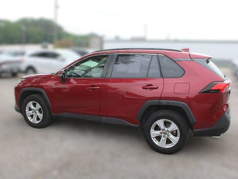 Used 2019 Toyota RAV4 XLE FWD image 13