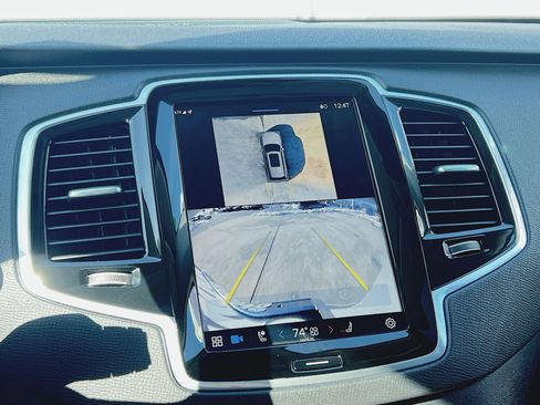 Certified 2024 Volvo XC90 B5 Plus w/ Protection Package Premier image 19