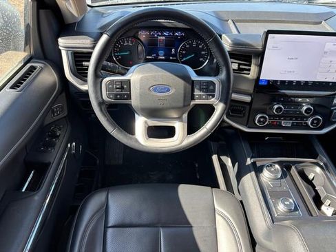 Used 2024 Ford Expedition XLT AWD/4WD image 18