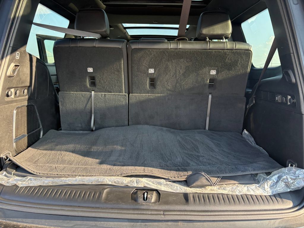 Used 2025 Jeep Wagoneer 4WD w/ Premium Group I image 24