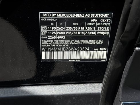 New 2025 Mercedes-Benz GLB 250 4MATIC image 33