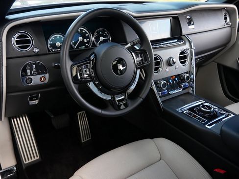 Used 2021 Rolls-Royce Cullinan image 22