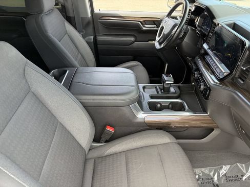 Used 2023 Chevrolet Silverado 1500 LT Trail Boss w/ LPO, Dark Essentials Package AWD/4WD image 10