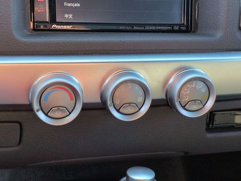 Used 2003 Chevrolet SSR w/ Preferred Equipment Group RWD image 23