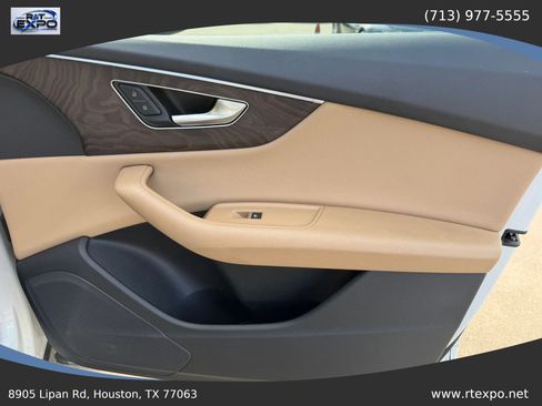 Used 2019 Audi Q8 Premium w/ Convenience Package AWD/4WD image 40