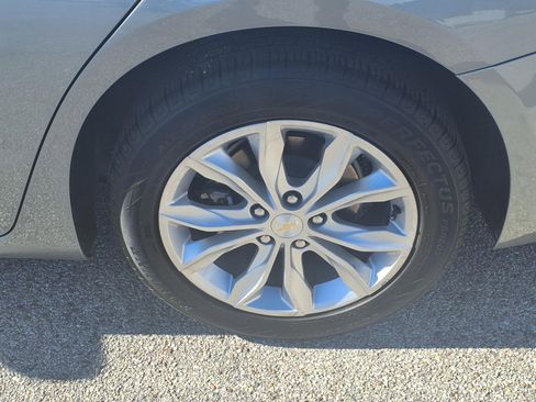 Used 2024 Chevrolet Malibu LT image 26