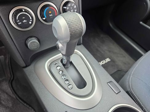 Used 2013 Nissan Rogue SV AWD/4WD image 15