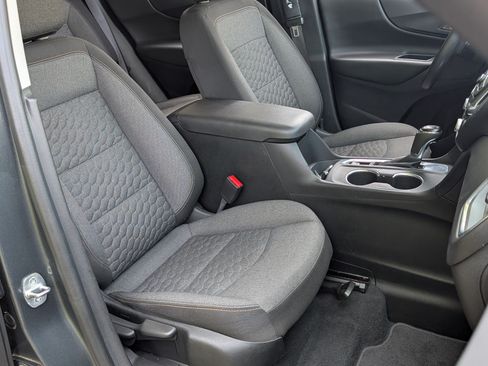 Used 2020 Chevrolet Equinox LT FWD image 21