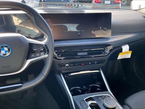 Certified 2025 BMW i4 eDrive40 w/ Premium Package RWD image 9
