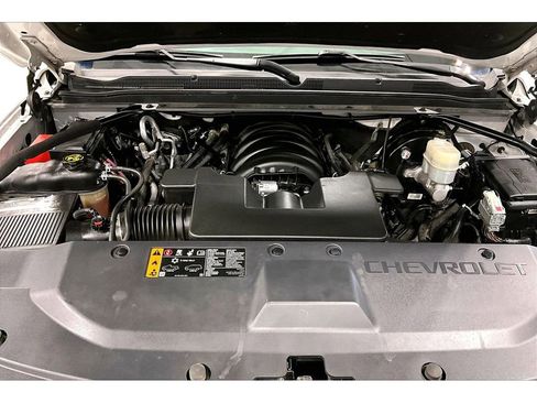Used 2019 Chevrolet Suburban LT image 11