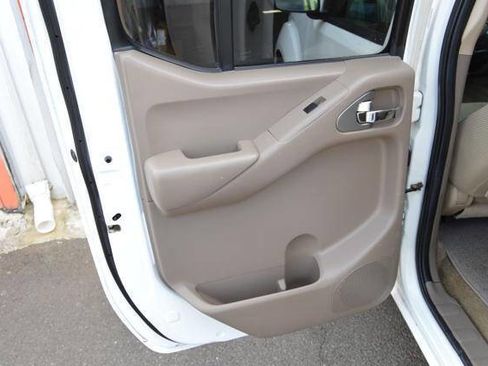 Used 2013 Nissan Frontier SV AWD/4WD image 43