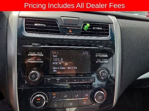Used 2015 Nissan Altima 2.5 S w/ Special Edition Package FWD image 3