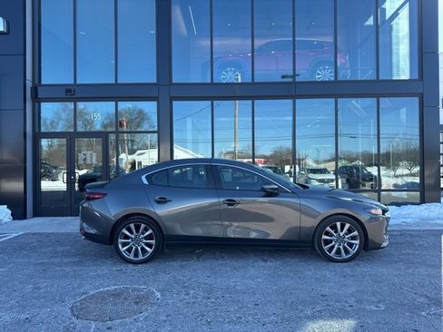 Used 2022 MAZDA MAZDA3 s image 2