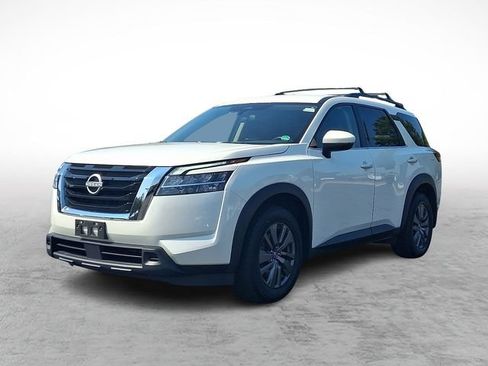 Used 2022 Nissan Pathfinder SV AWD/4WD image 3