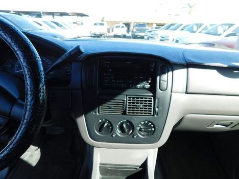 Used 2002 Ford Explorer XLT image 15