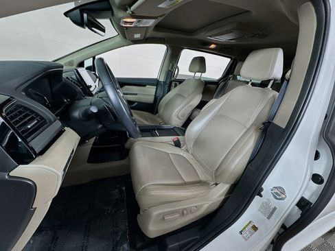 Used 2023 Honda Odyssey Touring image 12